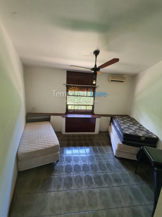 Casa para aluguel de temporada em Guarujá (Enseada)