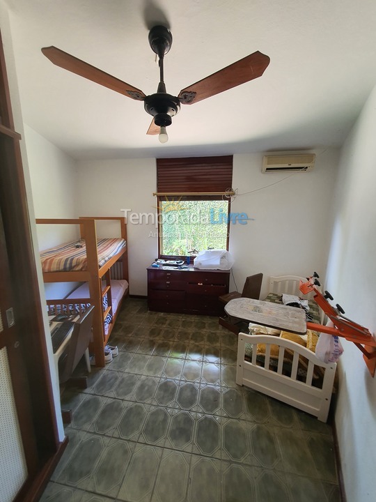 Casa para aluguel de temporada em Guarujá (Enseada)