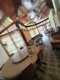 Casa para aluguel temporada no Guarujá "Acordando com os pássaros"