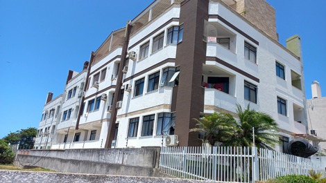 Apt 2 bedrooms cond. face the sea of the English up to 6 people