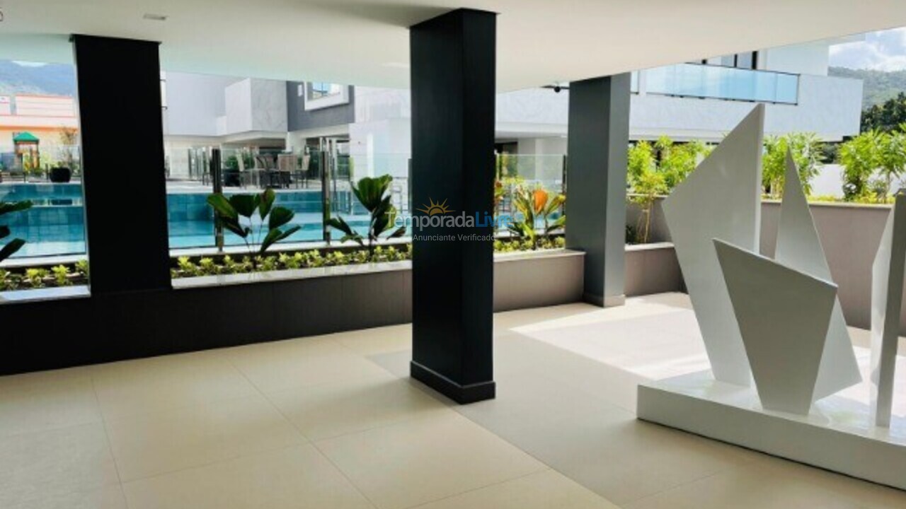 Apartamento para aluguel de temporada em Governador Celso Ramos (Praia de Palmas)