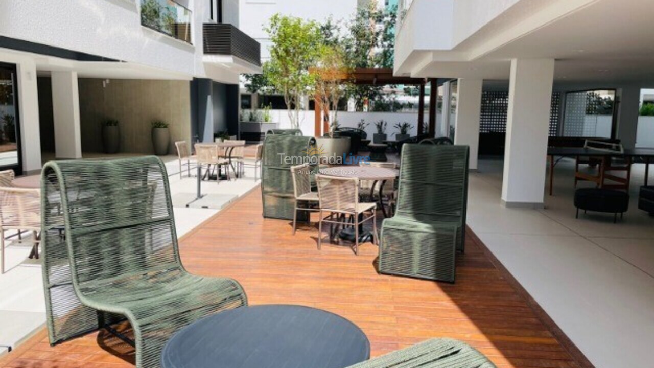 Apartamento para aluguel de temporada em Governador Celso Ramos (Praia de Palmas)