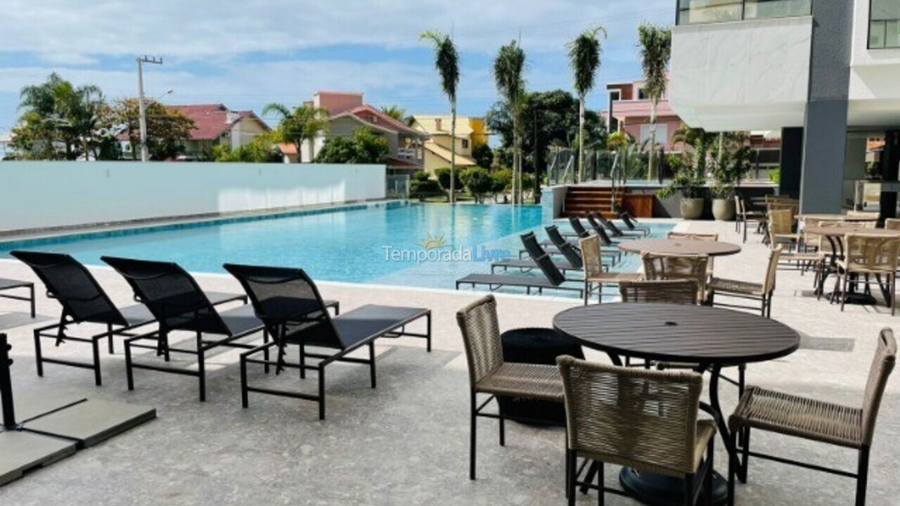 Apartamento para aluguel de temporada em Governador Celso Ramos (Praia de Palmas)