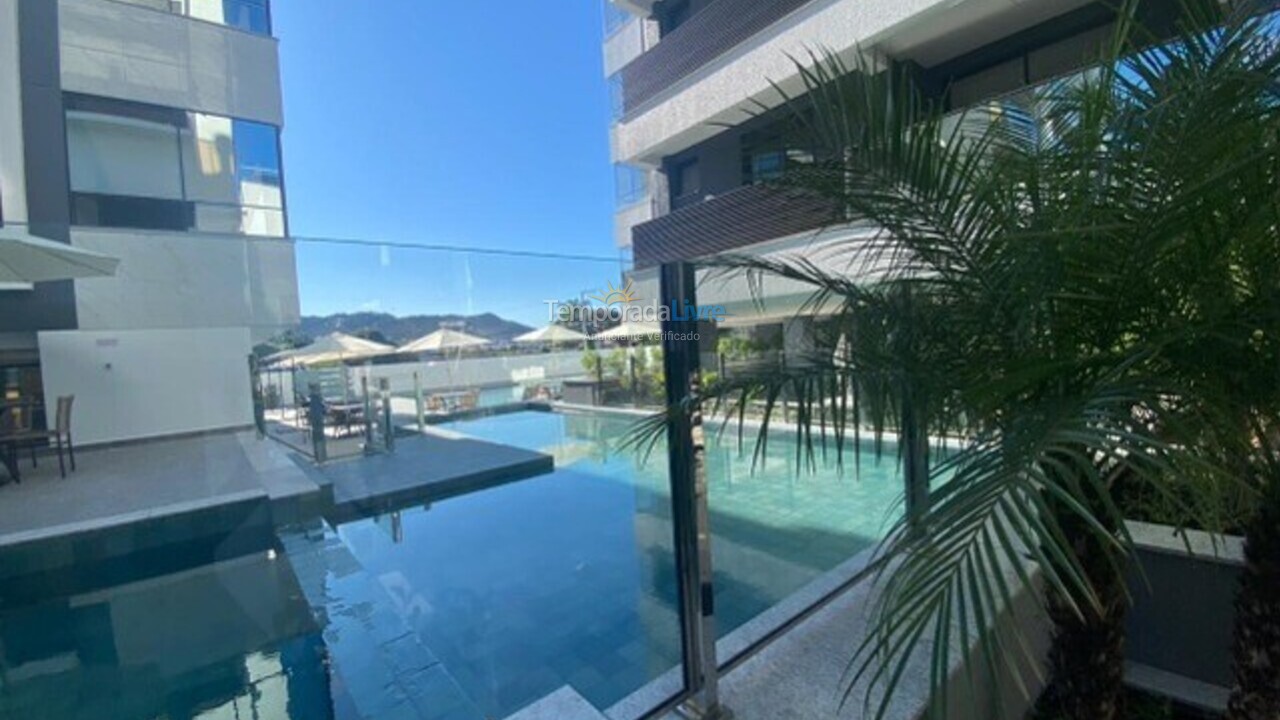 Apartamento para aluguel de temporada em Governador Celso Ramos (Praia de Palmas)