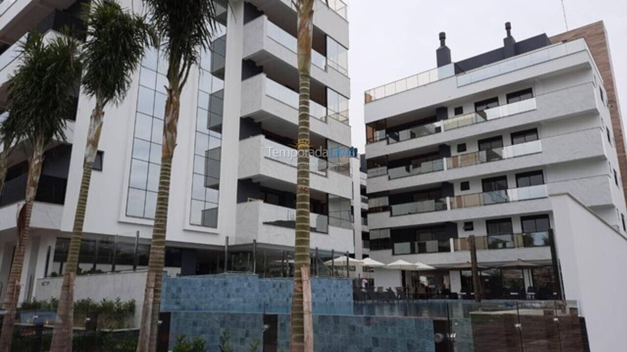 Apartamento para aluguel de temporada em Governador Celso Ramos (Praia de Palmas)