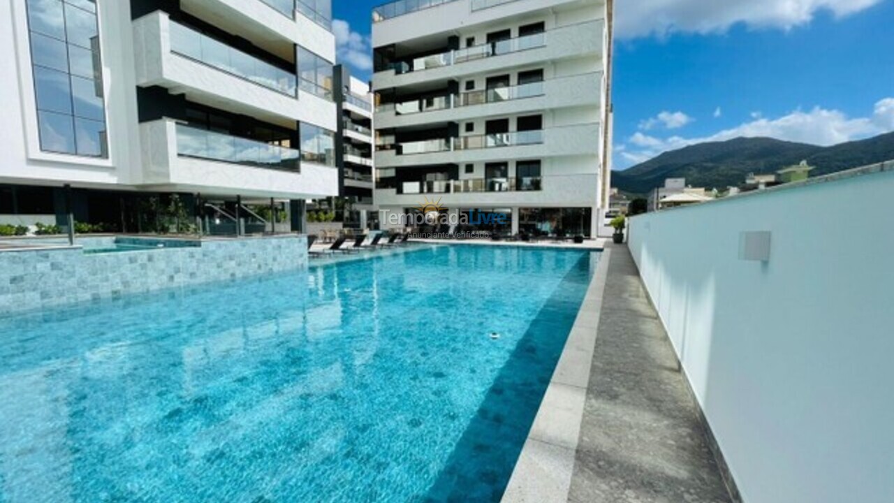 Apartamento para aluguel de temporada em Governador Celso Ramos (Praia de Palmas)