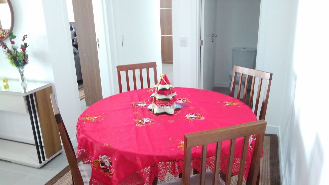 Apartamento para aluguel de temporada em Governador Celso Ramos (Praia de Palmas)