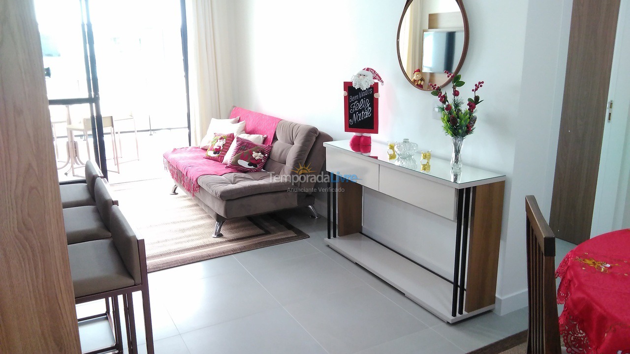 Apartamento para aluguel de temporada em Governador Celso Ramos (Praia de Palmas)