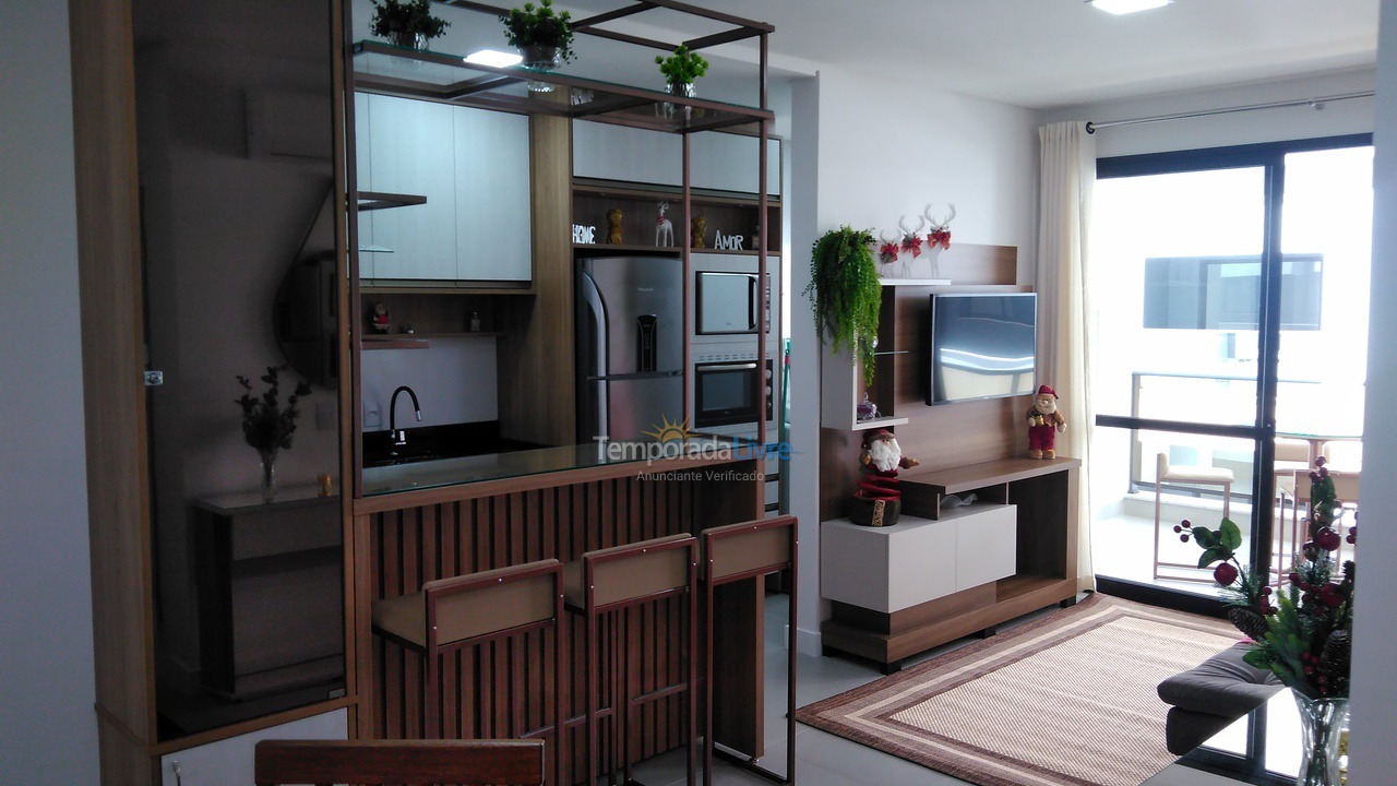 Apartamento para aluguel de temporada em Governador Celso Ramos (Praia de Palmas)