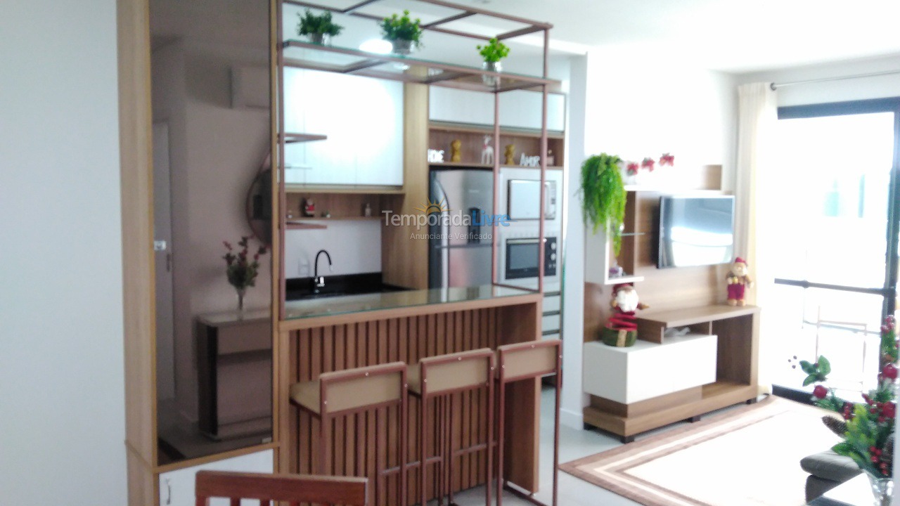 Apartamento para aluguel de temporada em Governador Celso Ramos (Praia de Palmas)