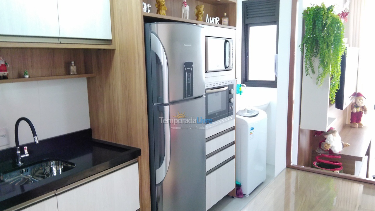 Apartamento para aluguel de temporada em Governador Celso Ramos (Praia de Palmas)