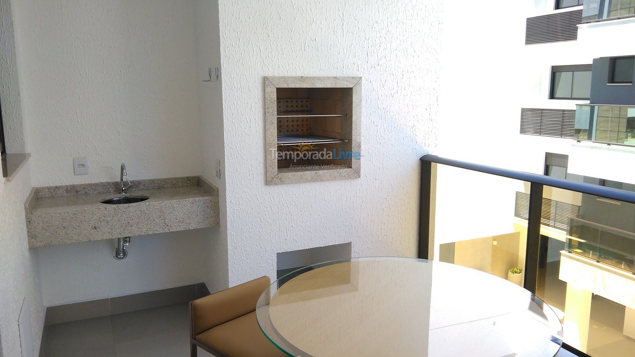 Apartamento para aluguel de temporada em Governador Celso Ramos (Praia de Palmas)