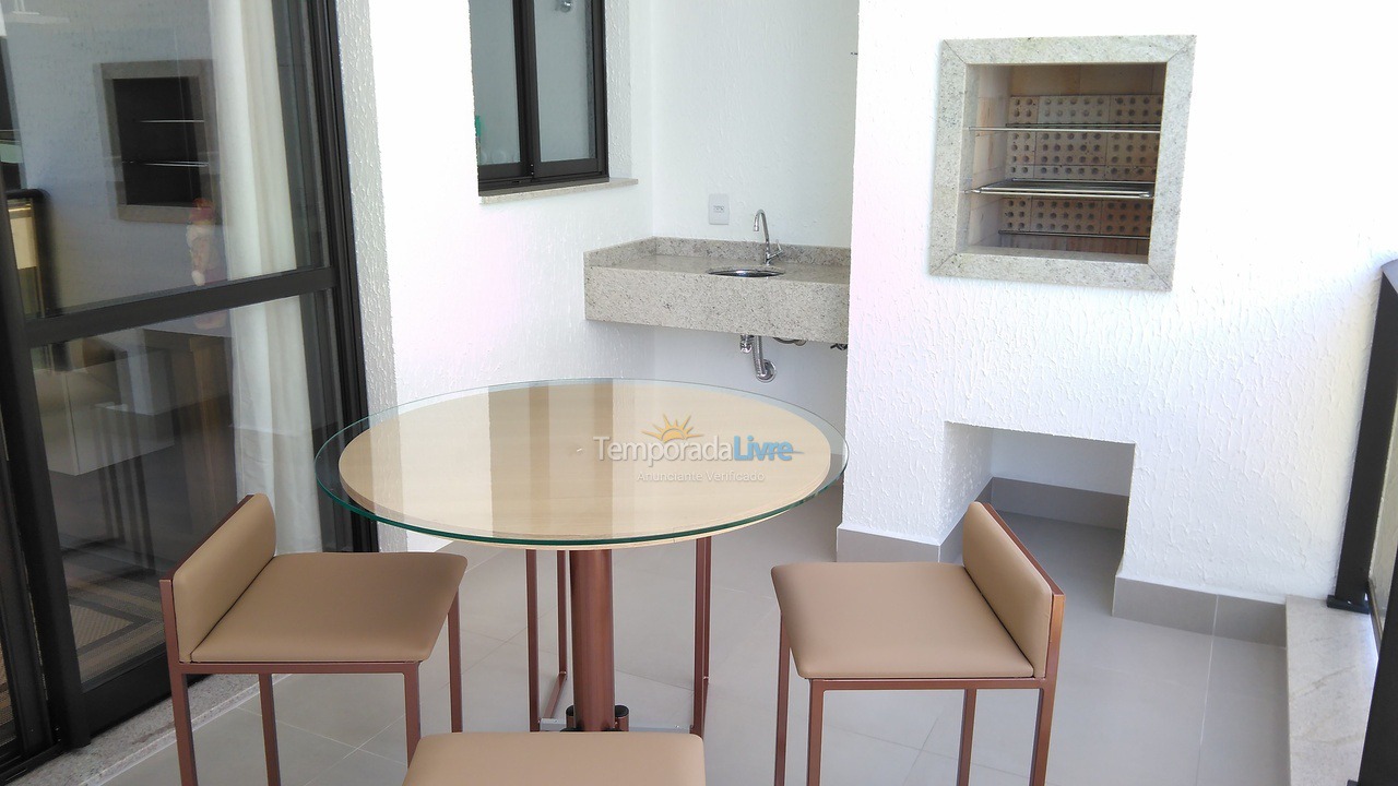 Apartamento para aluguel de temporada em Governador Celso Ramos (Praia de Palmas)