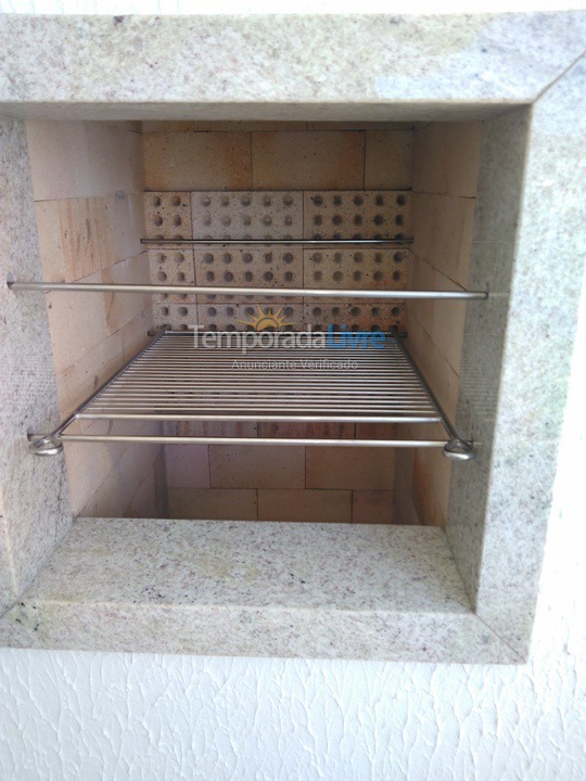 Apartamento para aluguel de temporada em Governador Celso Ramos (Praia de Palmas)