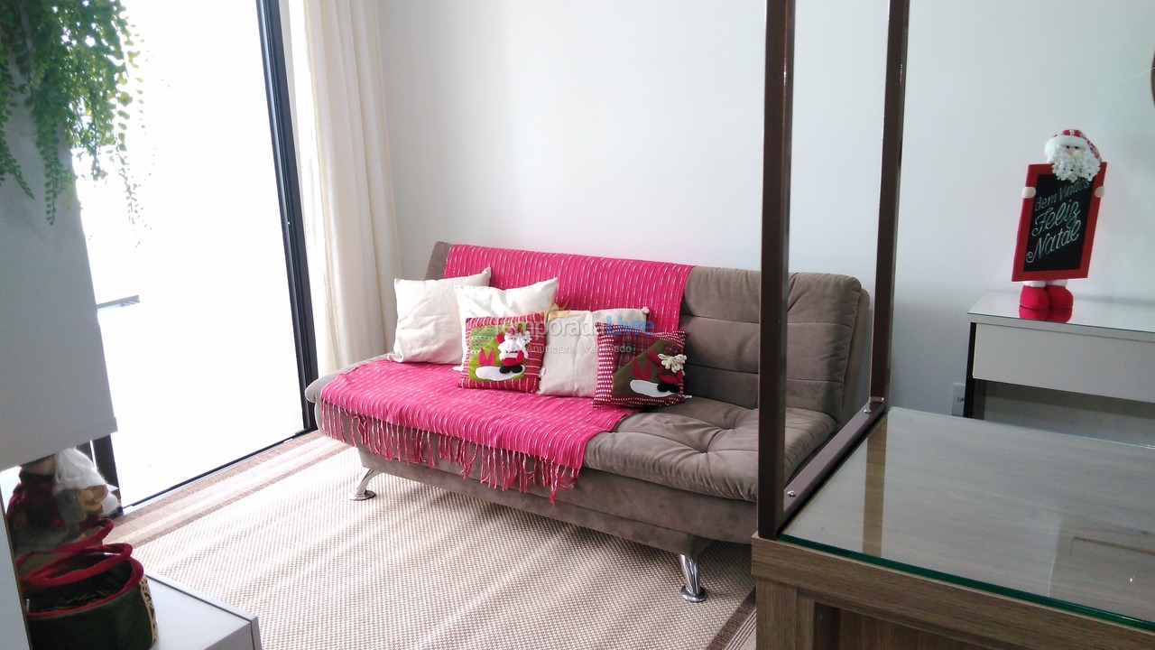 Apartamento para aluguel de temporada em Governador Celso Ramos (Praia de Palmas)