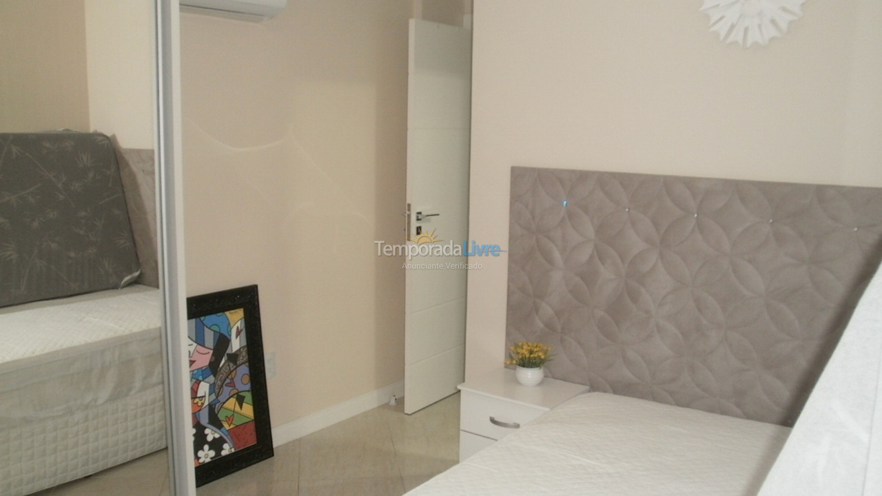 Casa para aluguel de temporada em Itapema (Meia Praia)