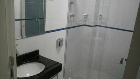 3 suítes frente mar