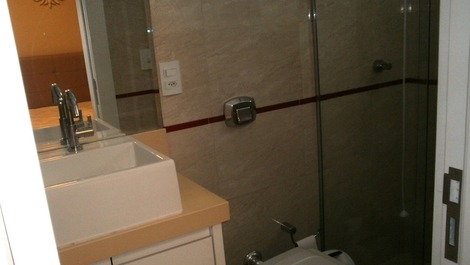 3 suítes frente mar