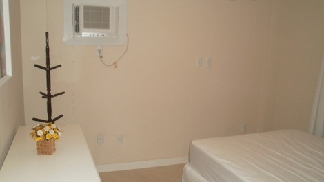 3 suítes frente mar