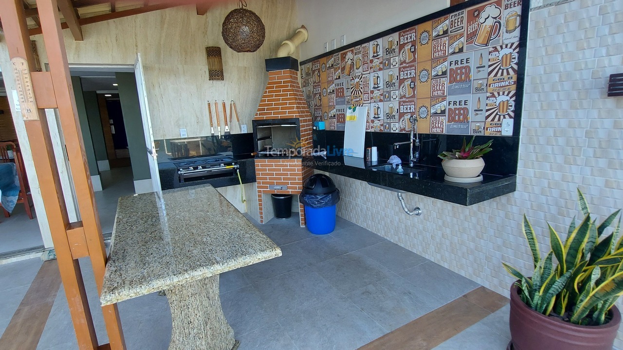 Casa para aluguel de temporada em Guarapari (Setiba)