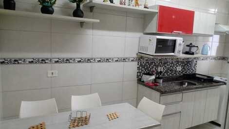 Apartamento vacacional en Praia Grande con piscina y barbacoa