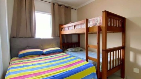 Apartamento vacacional en Praia Grande con piscina y barbacoa