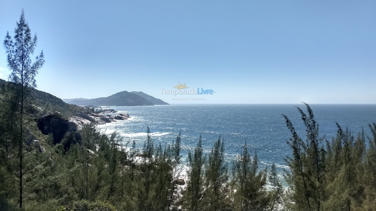 Casa para aluguel de temporada em Imbituba (Praia do Rosa)