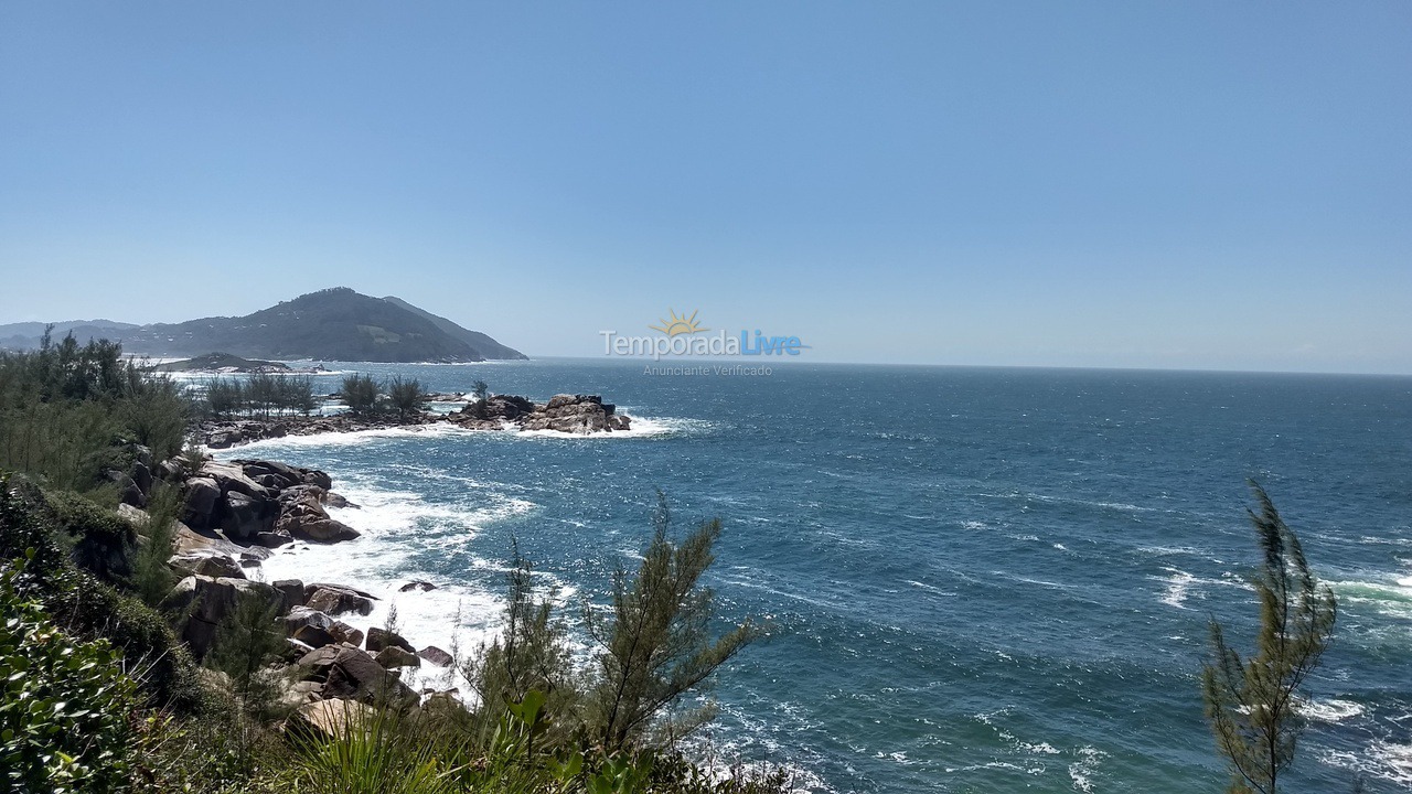 Casa para aluguel de temporada em Imbituba (Praia do Rosa)