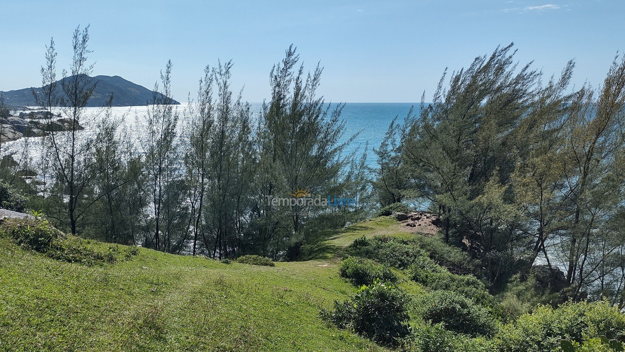 Casa para aluguel de temporada em Imbituba (Praia do Rosa)
