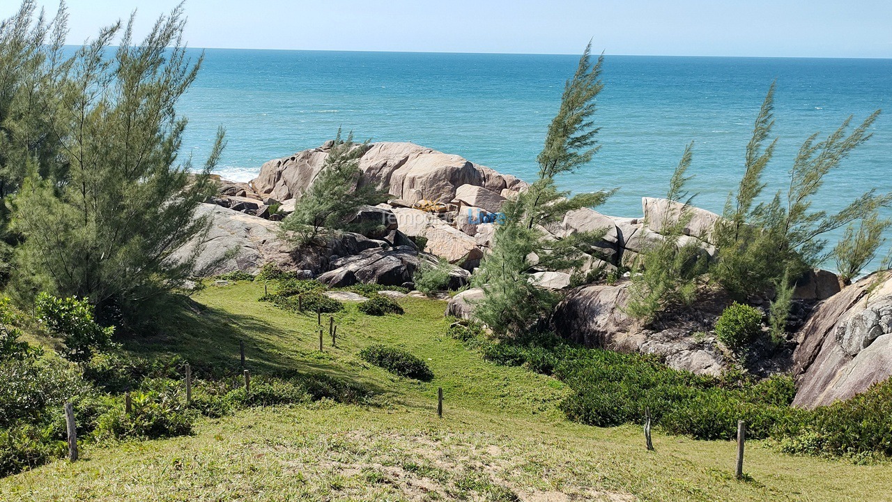 Casa para aluguel de temporada em Imbituba (Praia do Rosa)