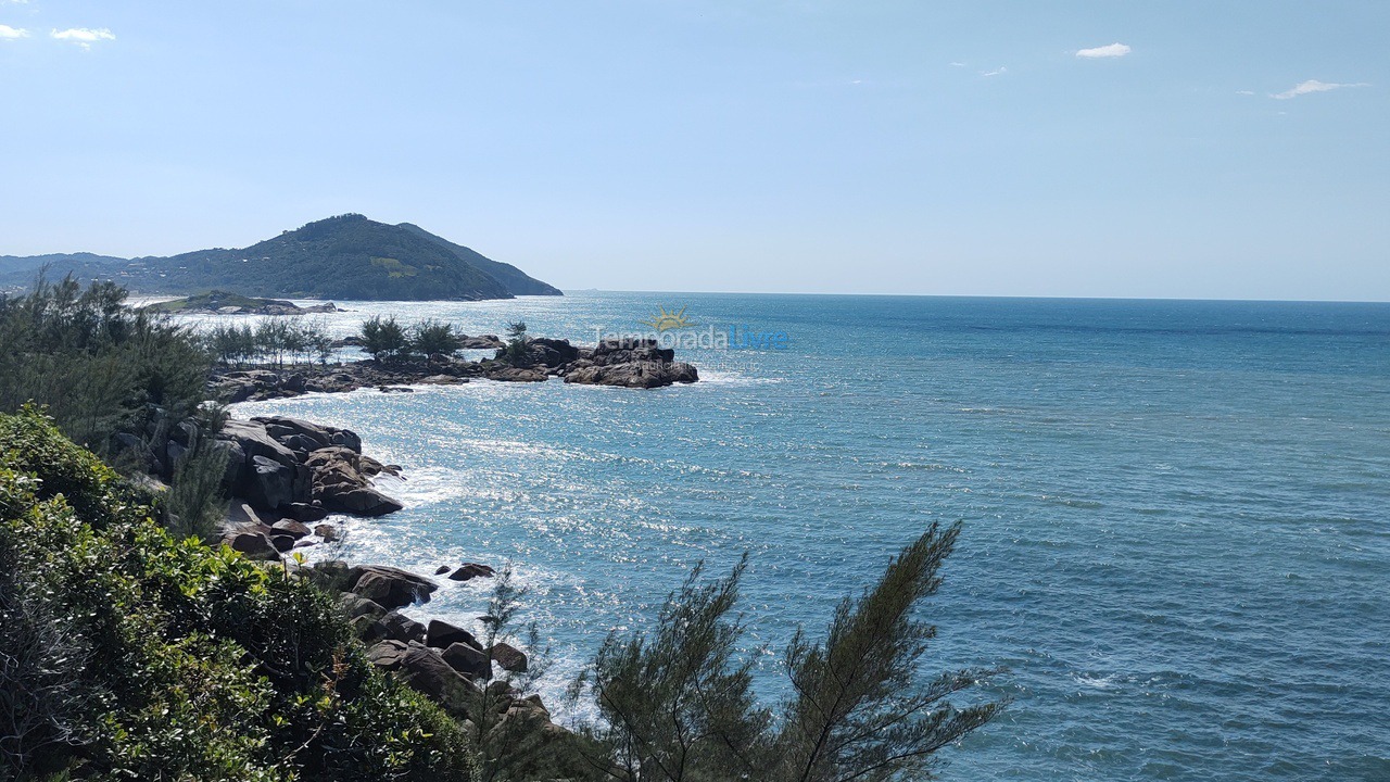 Casa para aluguel de temporada em Imbituba (Praia do Rosa)