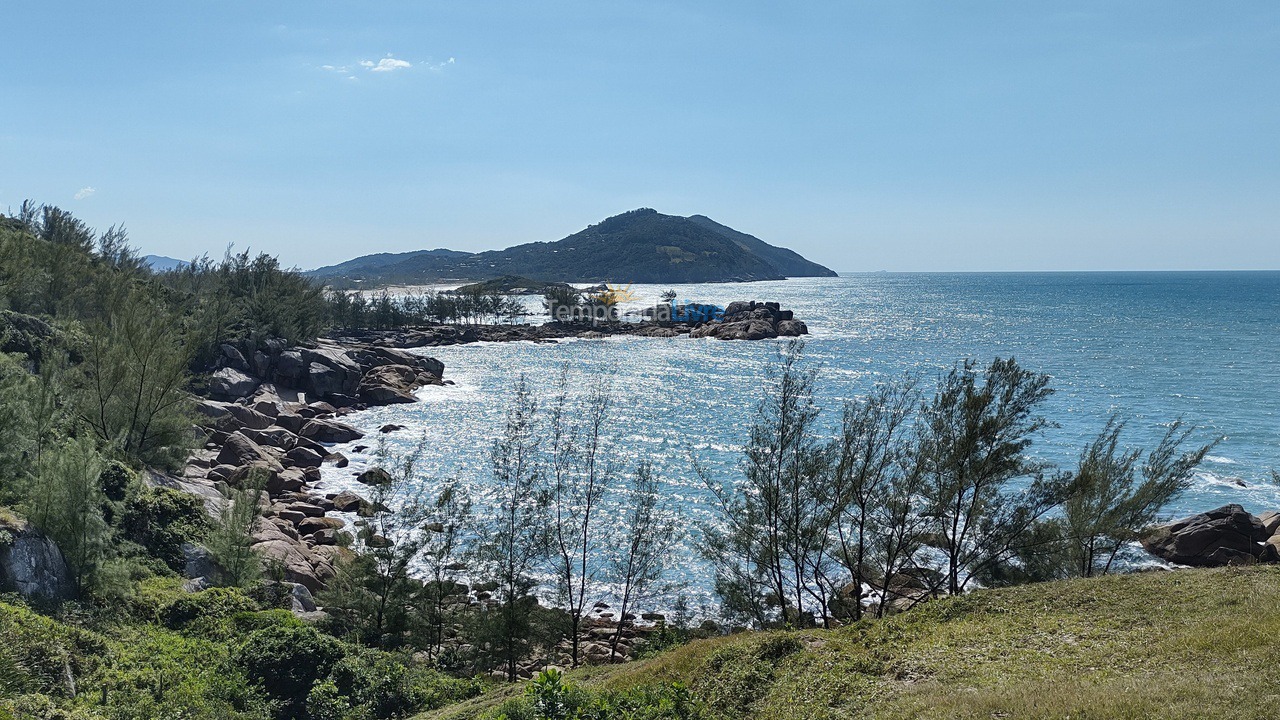 Casa para aluguel de temporada em Imbituba (Praia do Rosa)