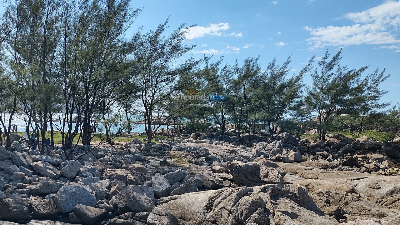 Casa para aluguel de temporada em Imbituba (Praia do Rosa)