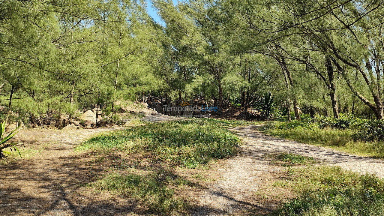 Casa para aluguel de temporada em Imbituba (Praia do Rosa)