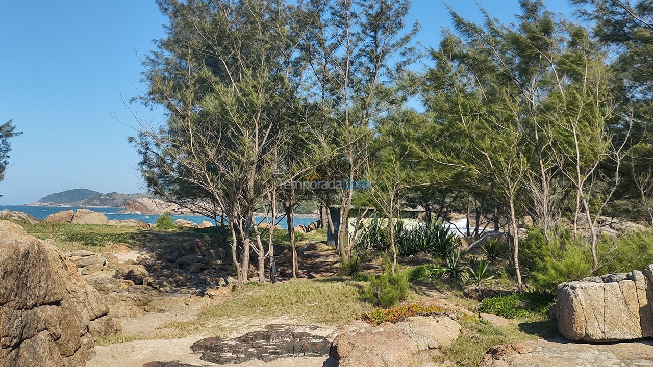 Casa para aluguel de temporada em Imbituba (Praia do Rosa)