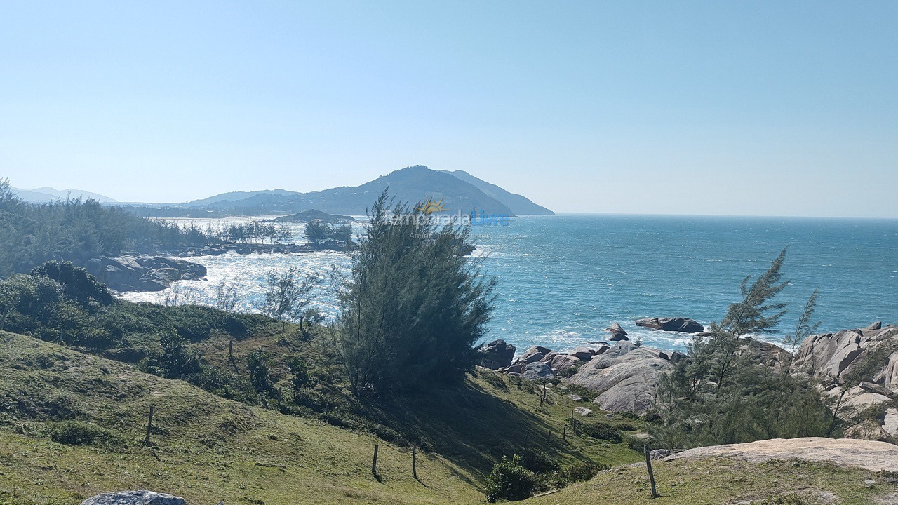 Casa para aluguel de temporada em Imbituba (Praia do Rosa)