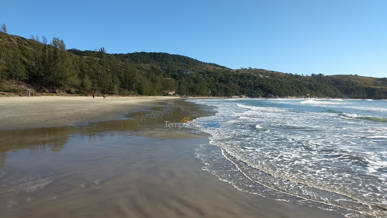 Casa para aluguel de temporada em Imbituba (Praia do Rosa)