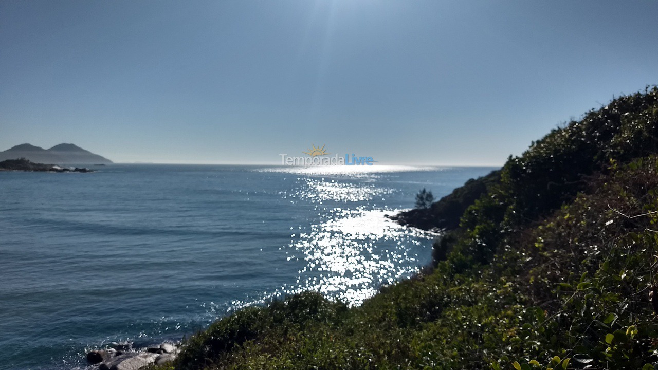 Casa para aluguel de temporada em Imbituba (Praia do Rosa)
