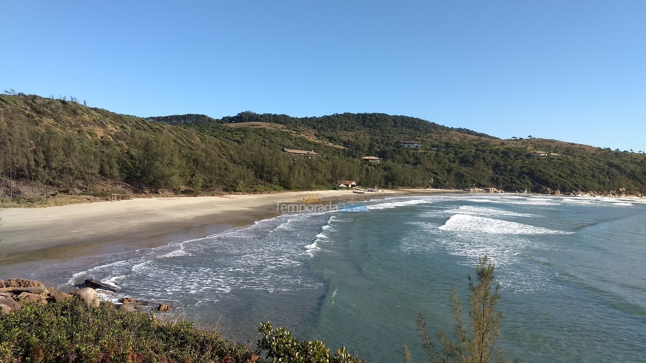 Casa para aluguel de temporada em Imbituba (Praia do Rosa)