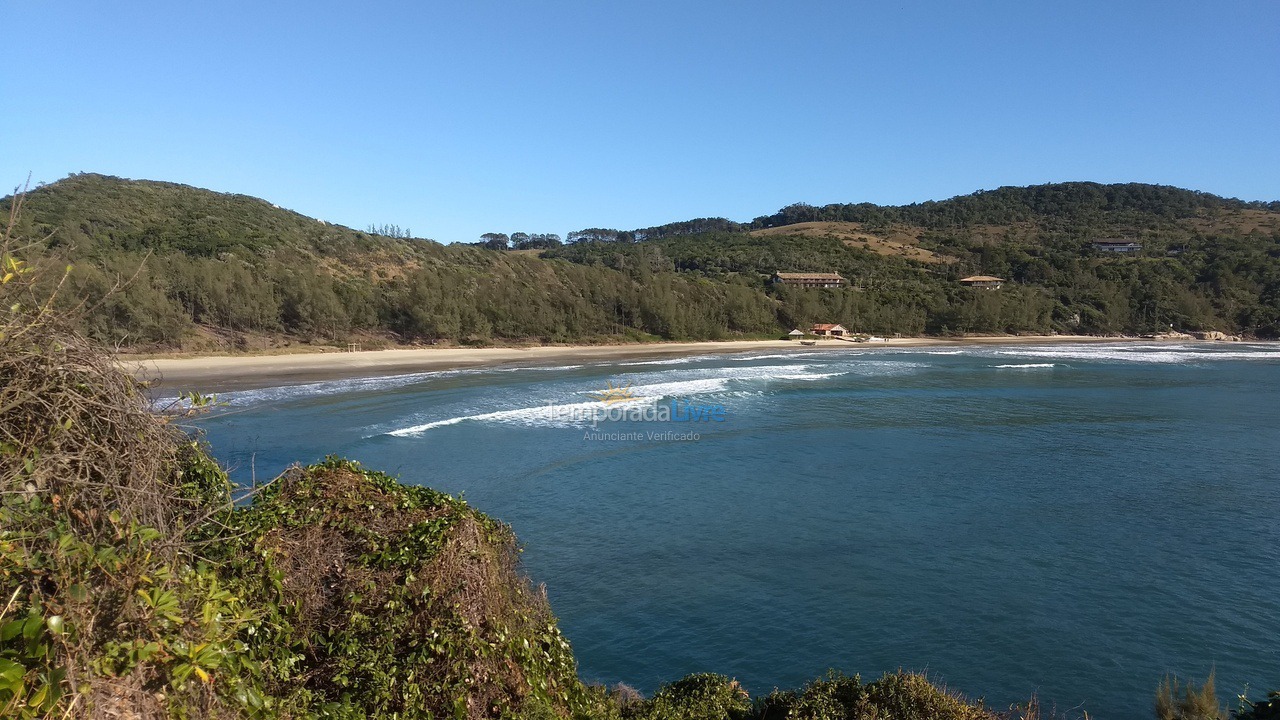Casa para aluguel de temporada em Imbituba (Praia do Rosa)