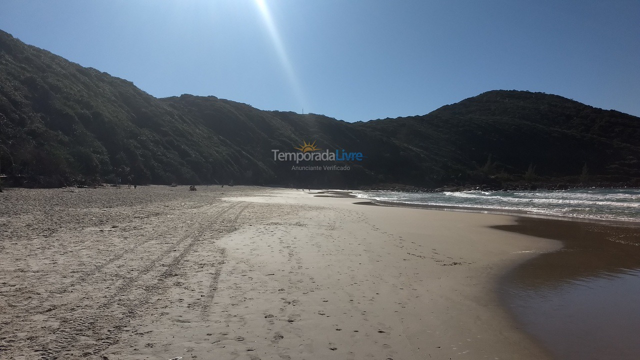 Casa para aluguel de temporada em Imbituba (Praia do Rosa)