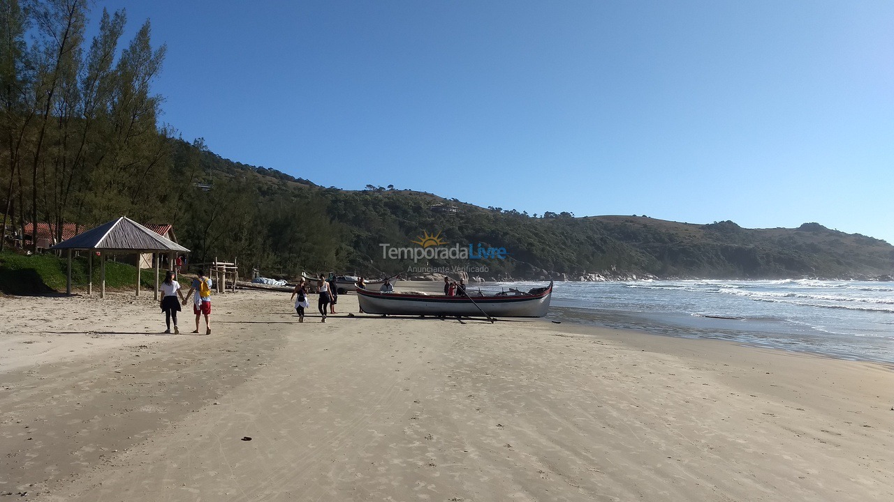 Casa para aluguel de temporada em Imbituba (Praia do Rosa)
