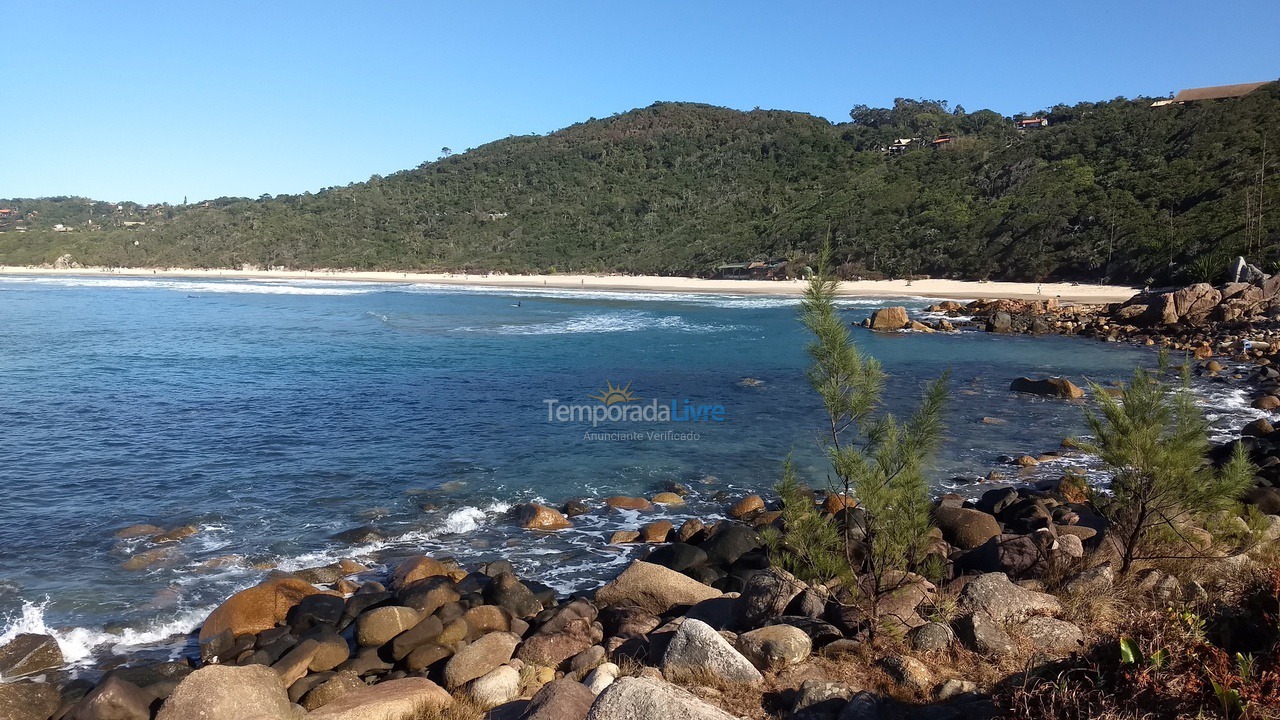Casa para aluguel de temporada em Imbituba (Praia do Rosa)