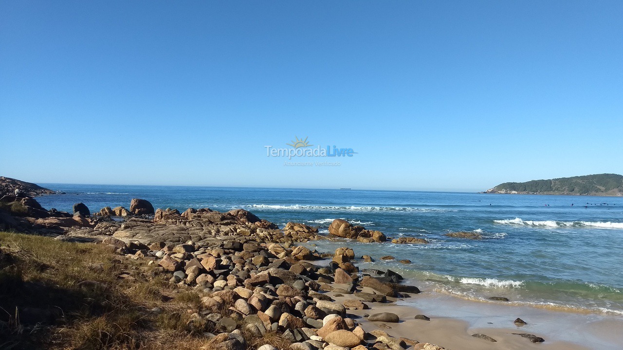 Casa para aluguel de temporada em Imbituba (Praia do Rosa)