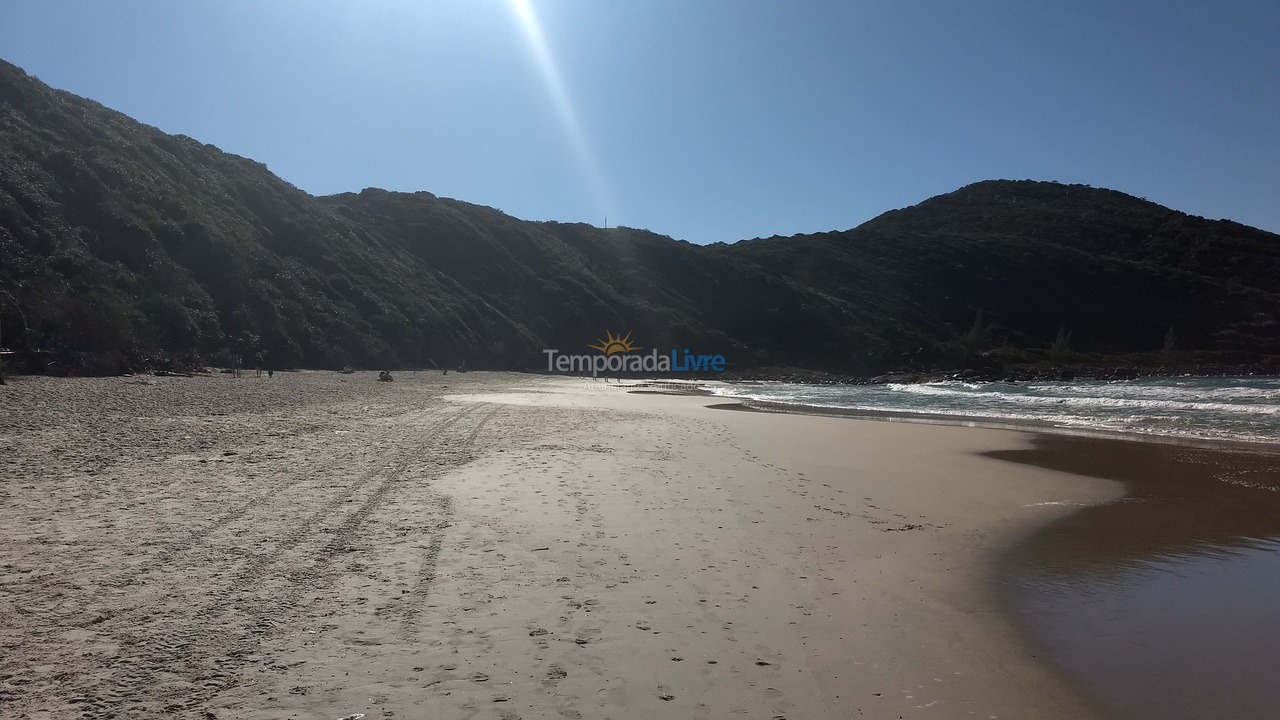 Casa para aluguel de temporada em Imbituba (Praia do Rosa)