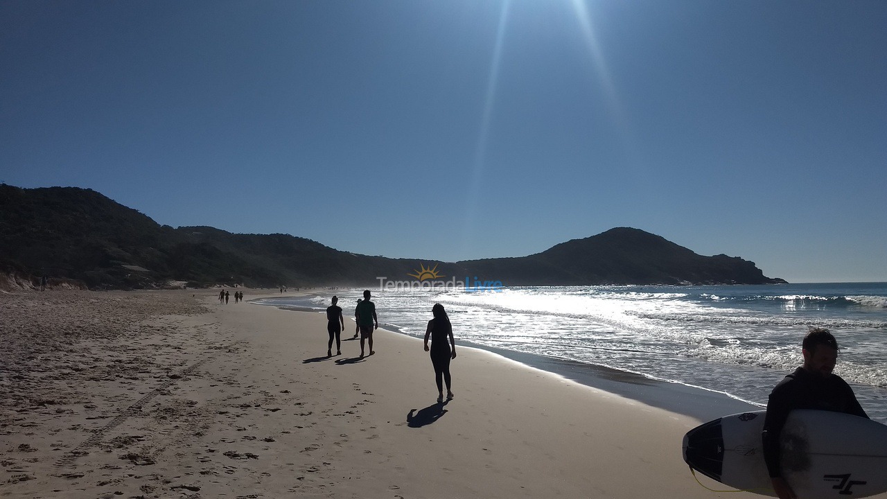 Casa para aluguel de temporada em Imbituba (Praia do Rosa)