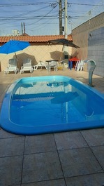 House with pool 200 meters from the beach