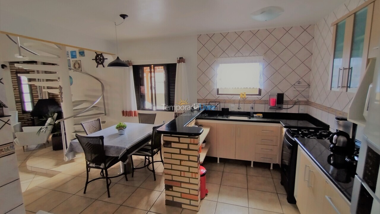 Casa para alquiler de vacaciones em São Francisco do Sul (Enseada)