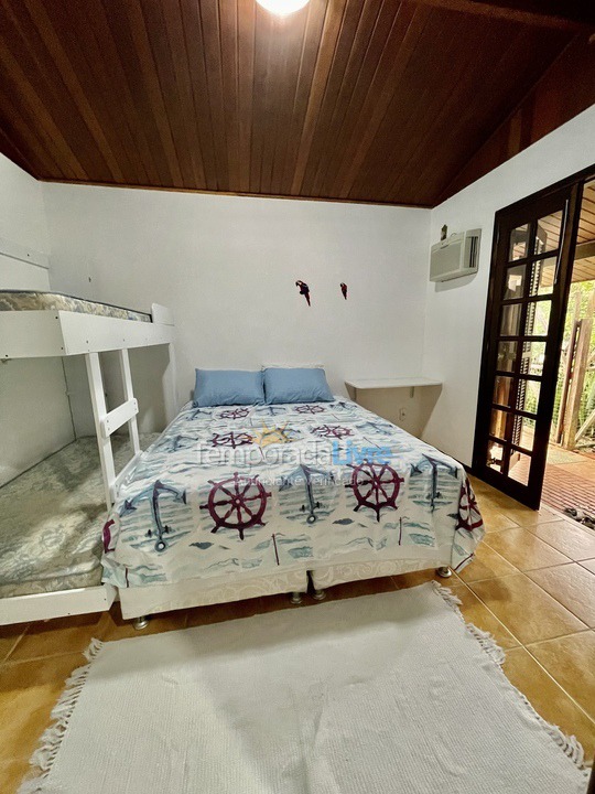 Casa para aluguel de temporada em Bertioga (Praia de Guaratuba)