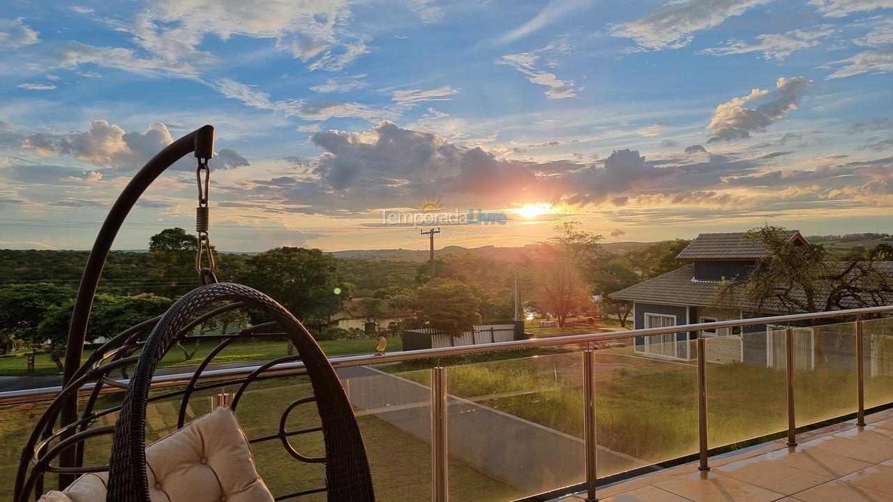 Casa para aluguel de temporada em Paranapanema (Riviera de Santa Cristina Xiii)